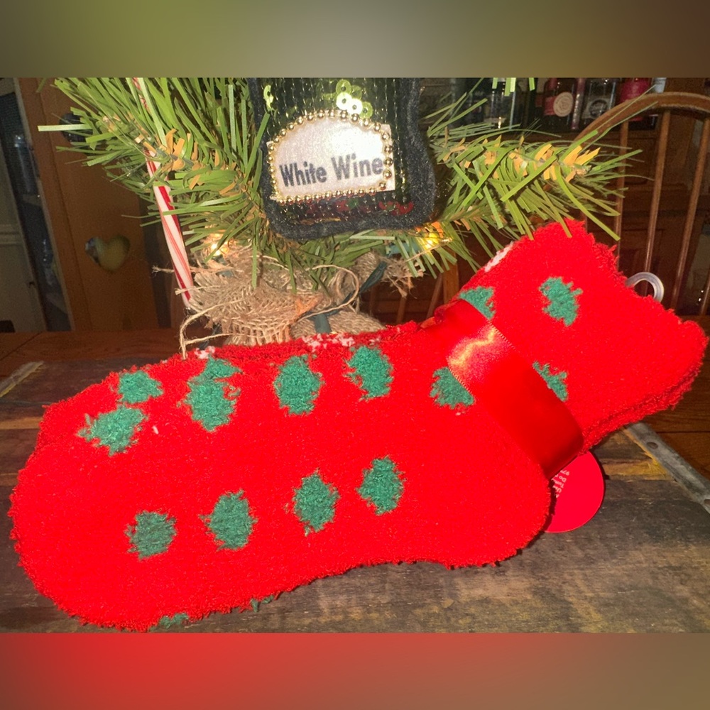 COZY HUB COLLECTION SNOWFLAKE FUZZY ANKLE SOCKS 3 PACK  ~ WOMEN'S 9-11 ~ NEW - Picture 4 of 5